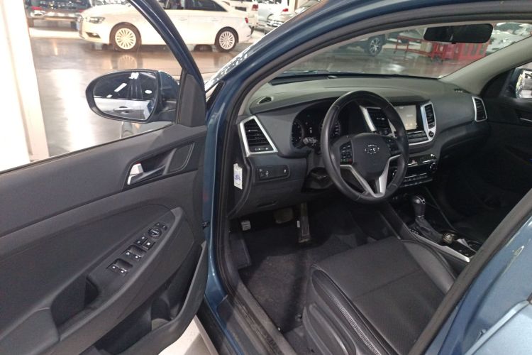 现代 途胜 2015款 1.6T 双离合两驱智能型中控内饰7003