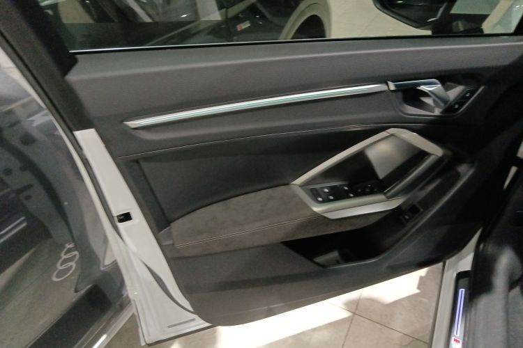 奥迪Q3 2022款 40 TFSI 时尚动感型中控内饰7007