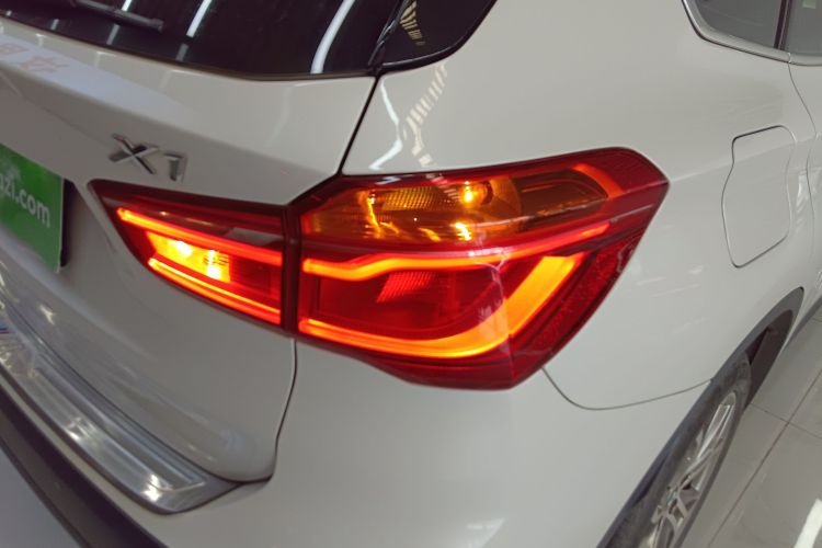 宝马X1 2018款 sDrive20Li 领先型车身外观6006