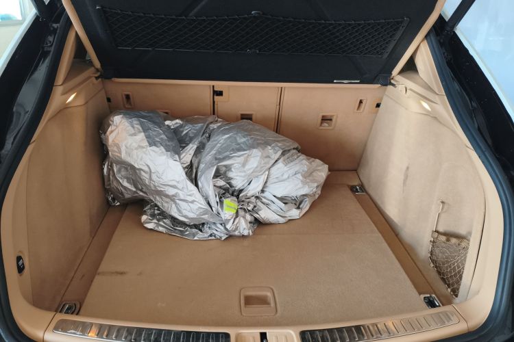 保时捷 2014款 Macan 2.0T机舱底盘23