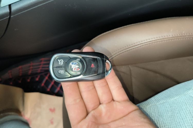 别克 君威 2020款 552T 豪华型中控内饰11