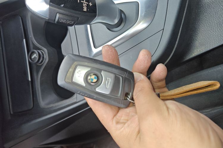 宝马1系(进口) 2015款 120i 领先型中控内饰11