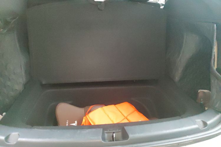 特斯拉 Model Y 2022款 Performance高性能全轮驱动版局部细节23