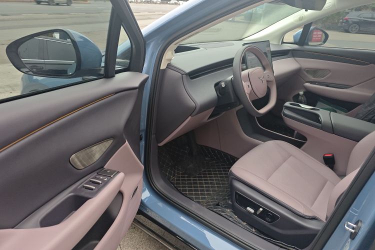 红旗天工06 2025款 660 四驱 智选版中控内饰7003