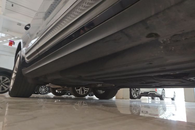 保时捷 2022款 Macan 2.0T机舱底盘29