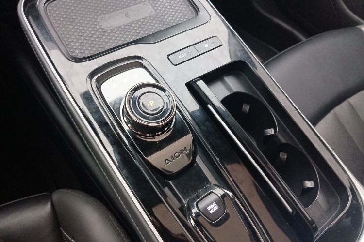 埃安 AION S Plus 2022款 70 智驾版局部细节18