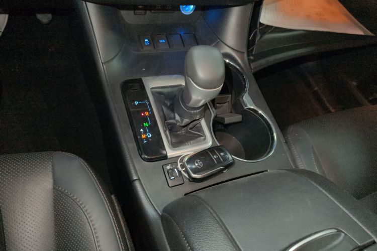 丰田 汉兰达 2018款  2.0T 两驱豪华版 7座 国VI局部细节18