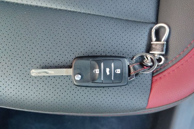 长安 逸动 2016款 XT 1.6L 手动俊酷型中控内饰7001