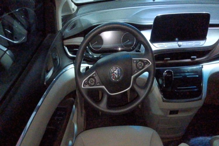 别克GL8 2023款 陆上公务舱 智享型中控内饰13