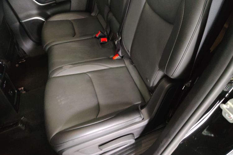 Jeep 大指挥官 2020款 2.0T 两驱精英版中控内饰21