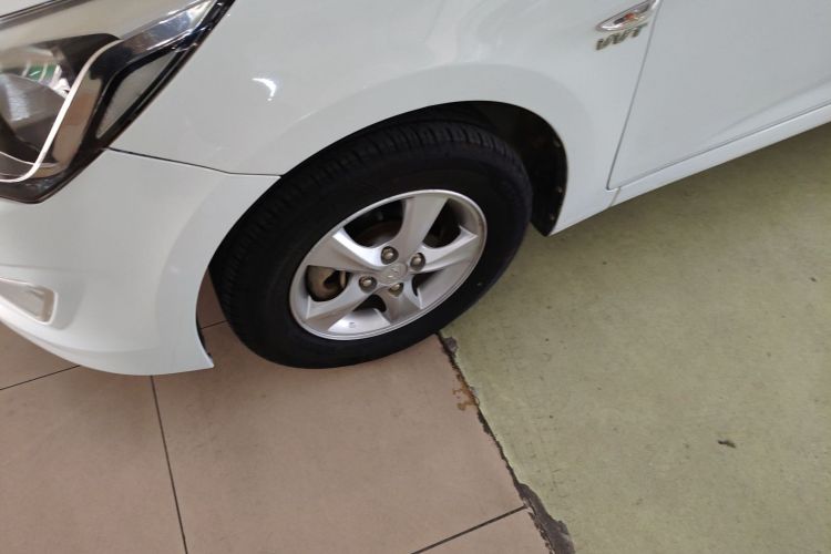 现代 瑞纳 2016款 1.4L 手动智能型GLS车身外观6007