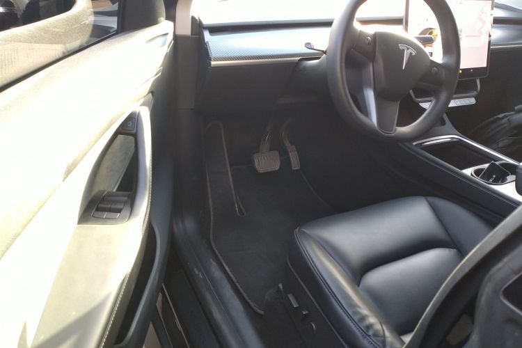 特斯拉 Model Y 2021款 标准续航后驱版中控内饰7003
