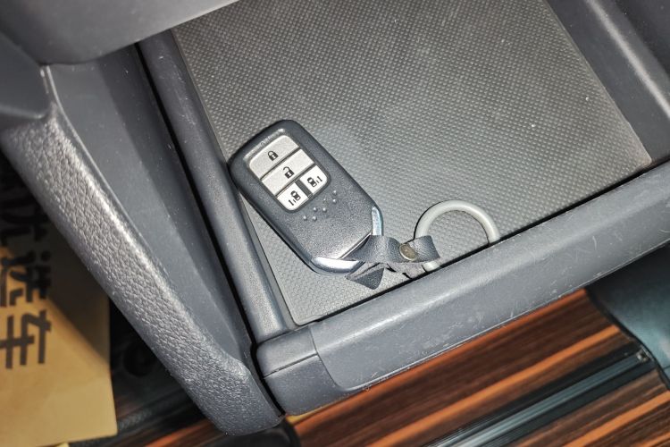 本田 艾力绅 2016款 2.4L 至尊版中控内饰11