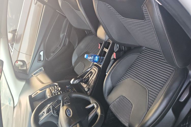 福特 福克斯 2018款 两厢经典 1.6L 自动风尚型智行版中控内饰19