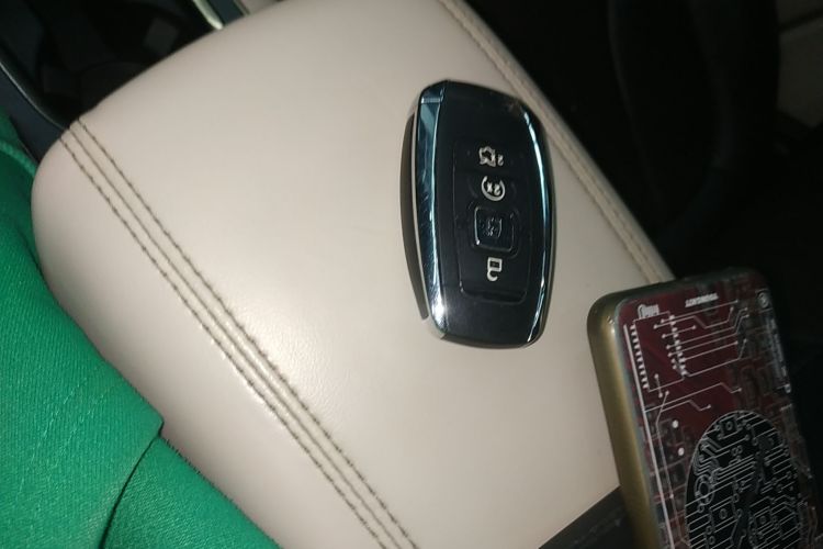 林肯MKC 2017款 2.0T 两驱尊雅版中控内饰7001