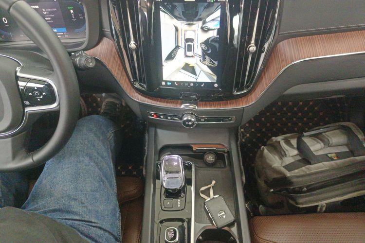 沃尔沃XC60新能源 2024款 T8 插电混动 长续航四驱智雅豪华版局部细节18