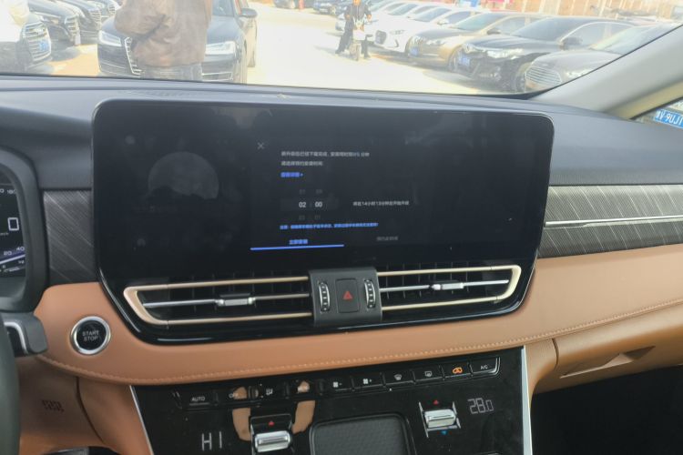 红旗HQ9 PHEV 2024款 2.0T 四驱商务版中控内饰16