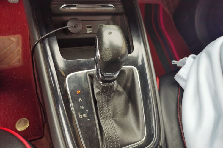 荣威i5 2020款 1.5L 自动4G互联领豪版中控内饰18