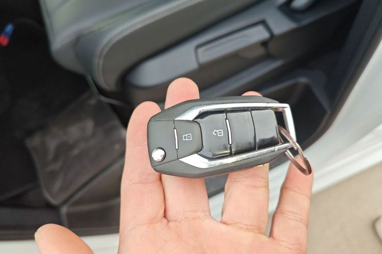 上汽大通MAXUS 大通G20 2023款 ES 2.0T 汽油自动超值版中控内饰7001