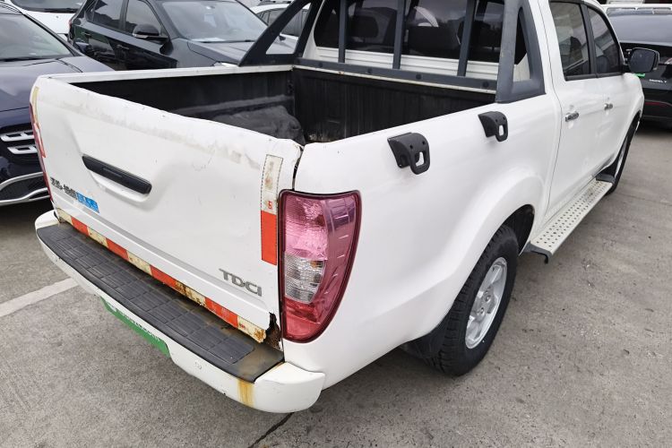 江铃 域虎7 2017款 2.4T经典版柴油两驱豪华型JX4D24A5L车身外观6005