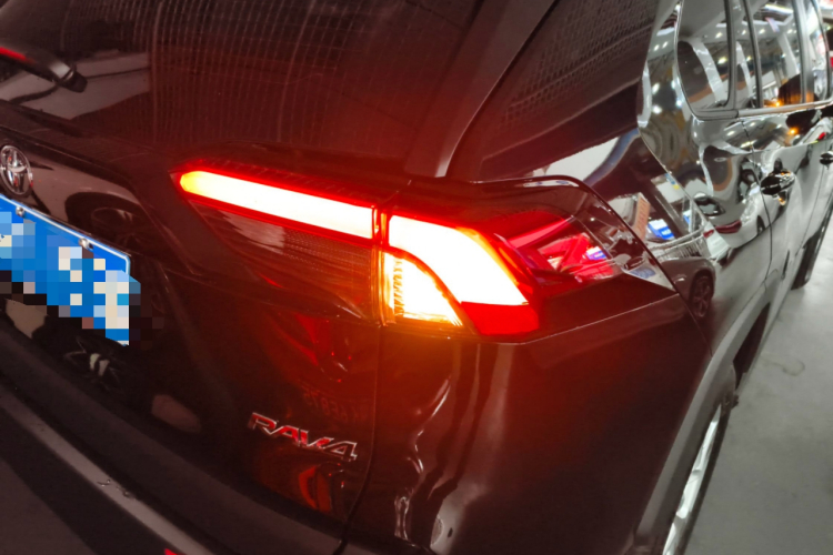 丰田 RAV4荣放 2024款 2.0L CVT两驱都市版车身外观6006