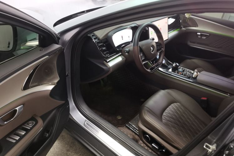 比亚迪 汉 2023款 DM-i 冠军版 121KM 尊荣型中控内饰20