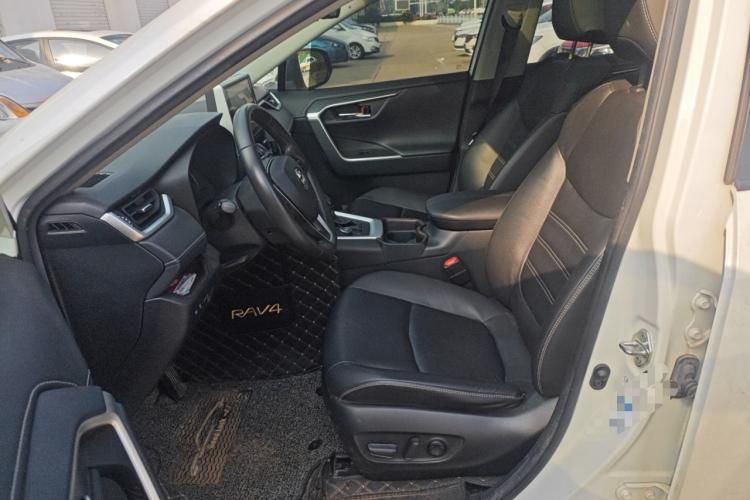 丰田 RAV4荣放 2020款 双擎 2.5L E-CVT四驱旗舰版中控内饰19