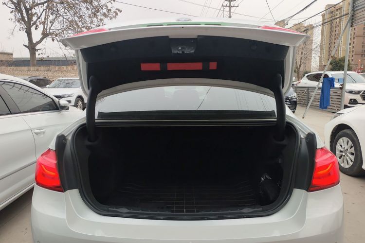 宝马3系 2018款 320Li xDrive 时尚型机舱底盘23