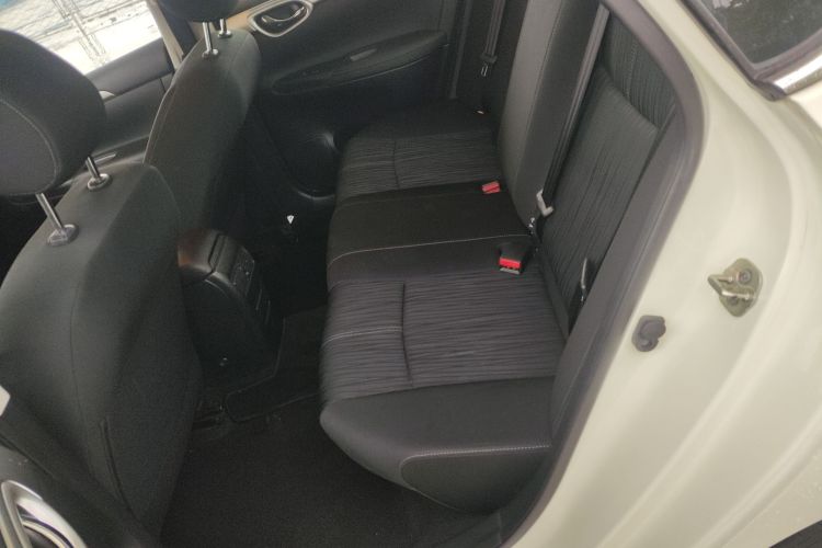 日产 轩逸 2022款 经典 1.6XE CVT舒适版中控内饰21