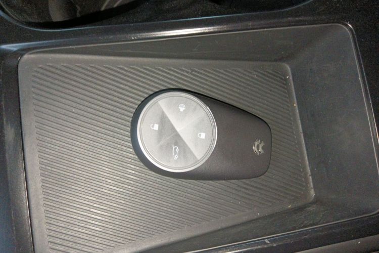 蔚来ES8 2020款 580KM 签名版 六座版中控内饰11