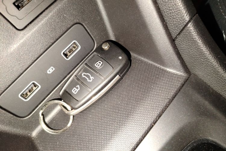 国金汽车 骏行 2023款 标准型中控内饰7001