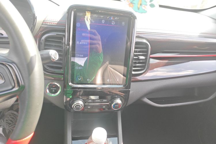 奇瑞 小蚂蚁 2022款 甜粉款 半糖版 三元锂 30kW 408km局部细节16