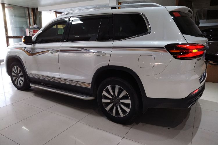 荣威RX8 2019款 30T 两驱超群旗舰版车身外观4