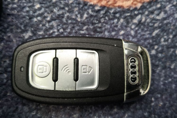 奥迪Q3 2018款 30周年年型 30 TFSI 时尚型中控内饰7001