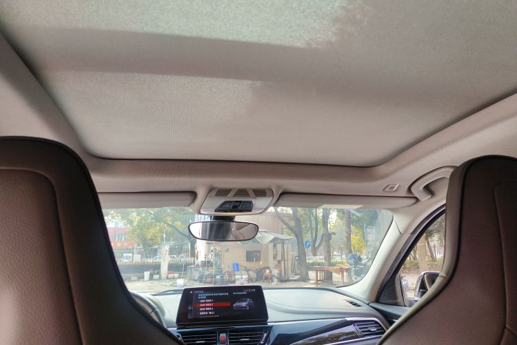 宝马1系 2022款 125i M运动曜夜版局部细节22