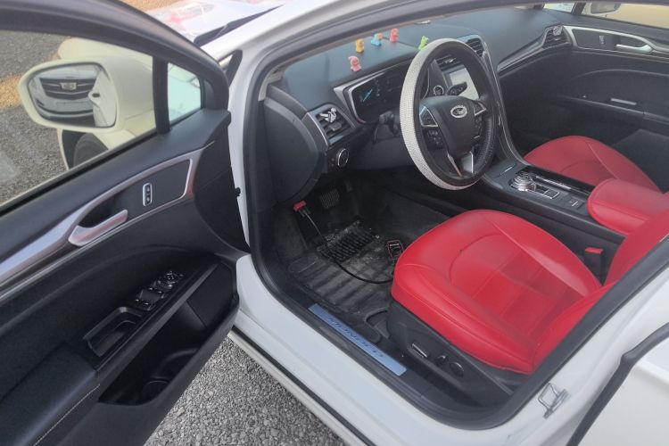 福特 蒙迪欧 2017款 改款 EcoBoost 180 豪华型中控内饰20