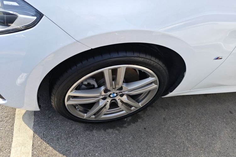 宝马1系 2020款 125i 领先型M运动套装车身外观6007