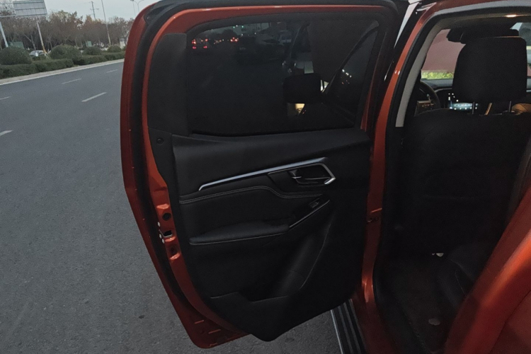 五十铃 D-MAX 2021款 1.9T自动四驱柴油Global引领型RZ4E中控内饰7008