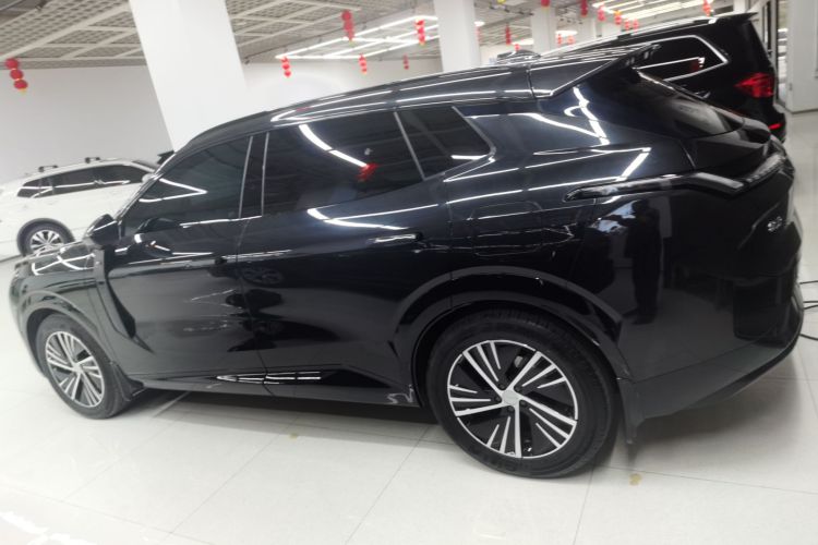 领克08 EM-P 2025款 120km 长续航Pro车身外观4