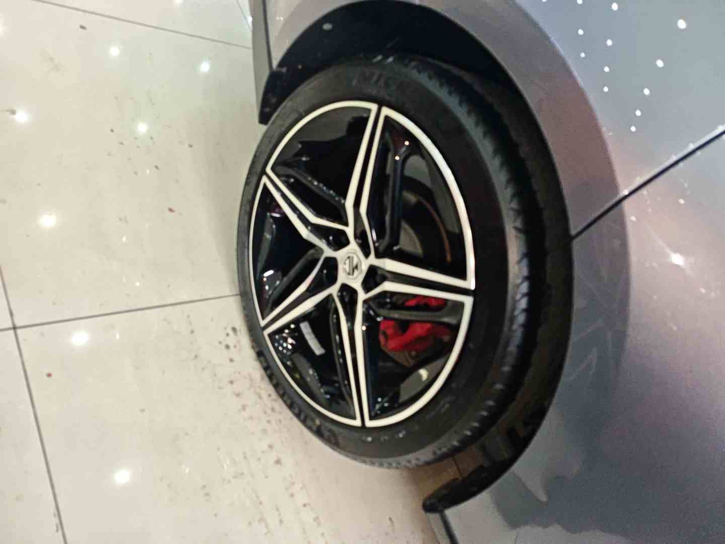 名爵 MG7 2023款 2.0T 自动Trophy+激擎耀世版(2)