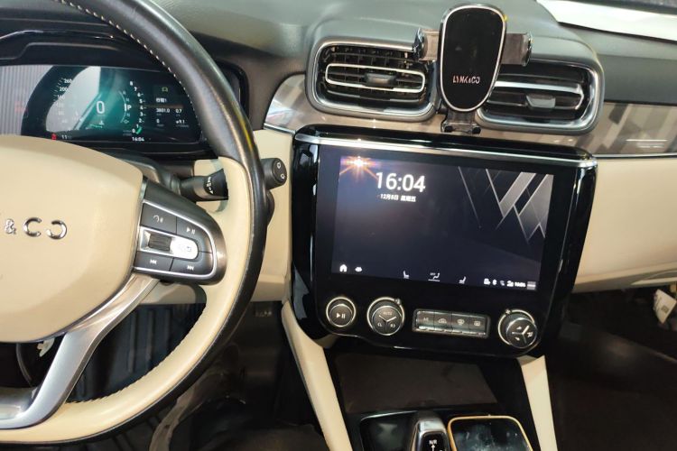 领克02 2018款 1.5T DCT两驱耀Pro版 国V中控内饰16