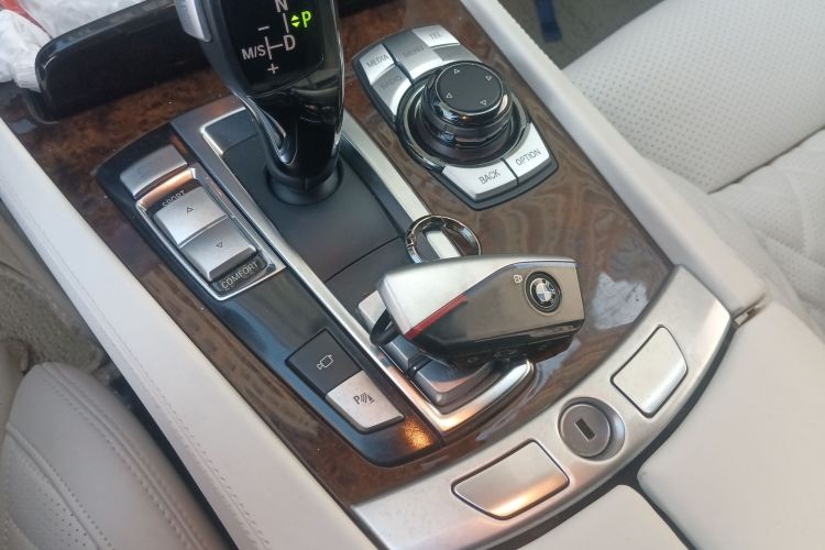 宝马7系 2010款 760Li中控内饰11