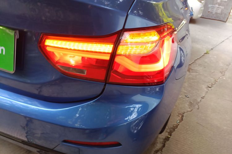 宝马1系 2017款 118i 运动型车身外观9