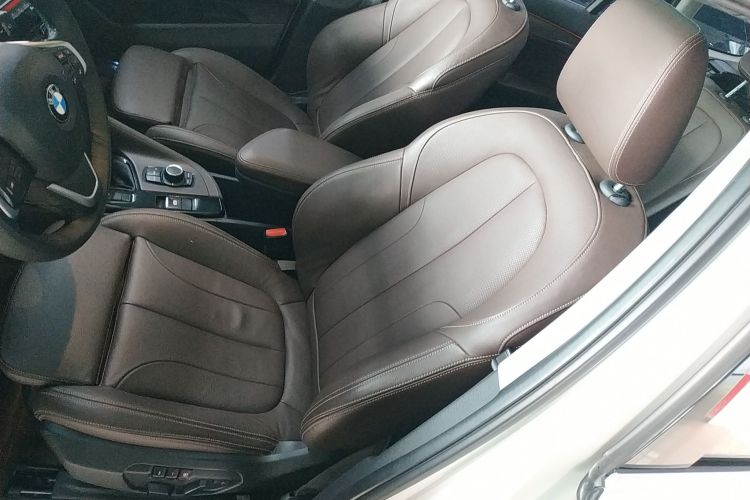 宝马X1 2016款 sDrive18Li 豪华型中控内饰19