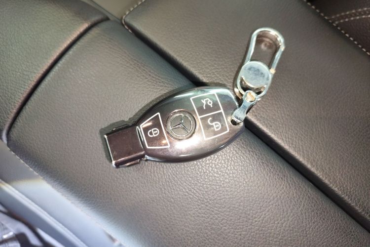 奔驰GLE轿跑 2015款 GLE 320 4MATIC 轿跑SUV中控内饰7001