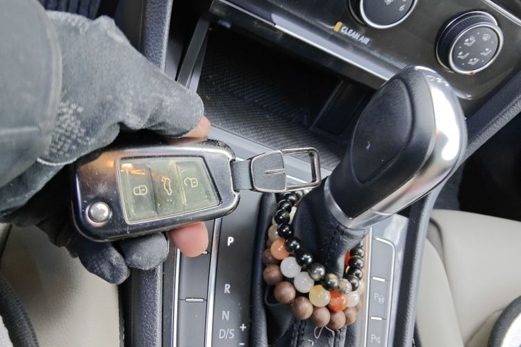 大众 高尔夫 2017款 230TSI 自动豪华百万辆纪念版中控内饰11