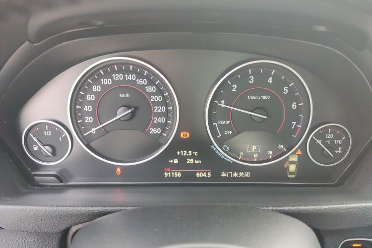 宝马3系 2018款 320i M运动套装中控内饰14