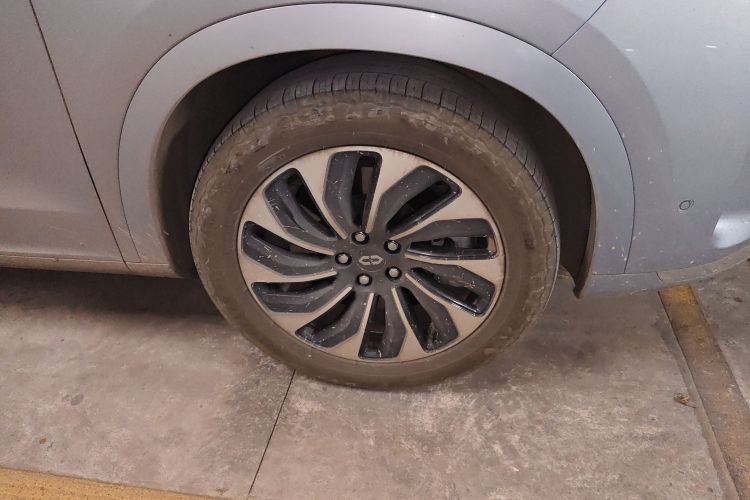 鸿蒙智行 问界M7 2024款 1.5T 智驾四驱Max版 5座车身外观10