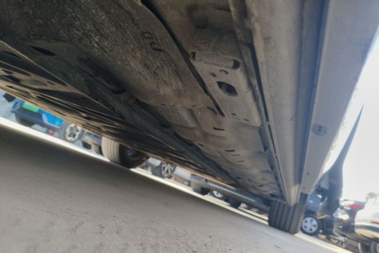 腾势D9 2022款 DM-i 970 四驱旗舰型局部细节9002