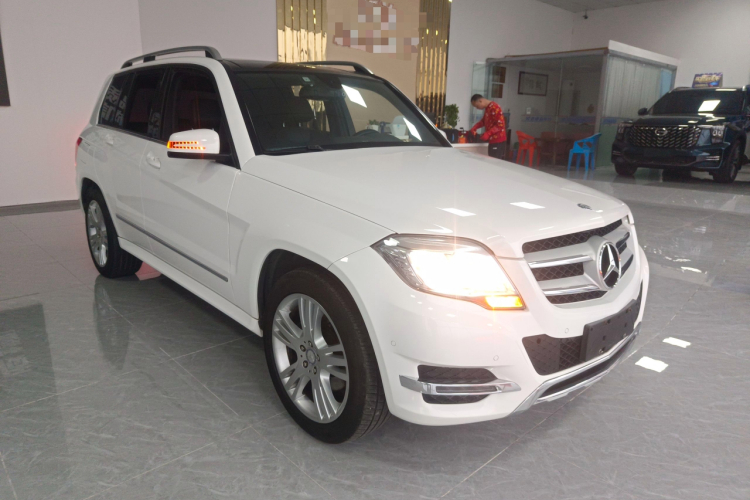 奔驰GLK级 2014款 GLK 200 标准型车身外观3